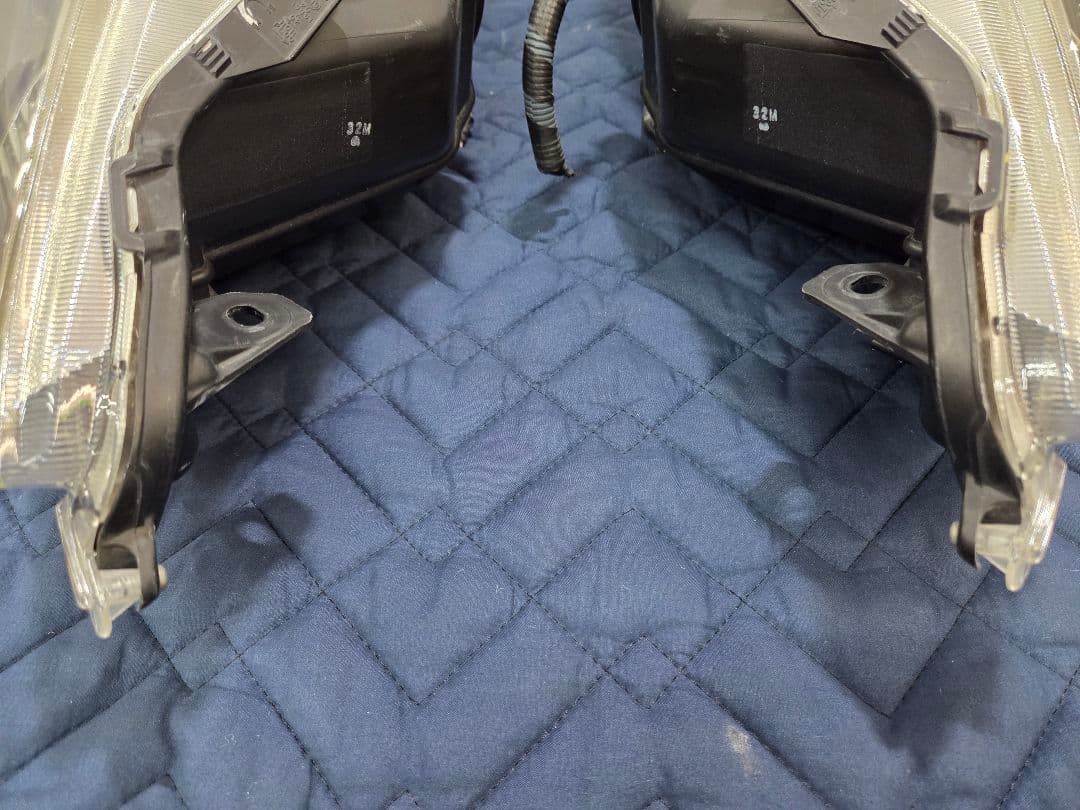 10前期　アクア　ヘッドライト左右　最高級クリア施工済み商品