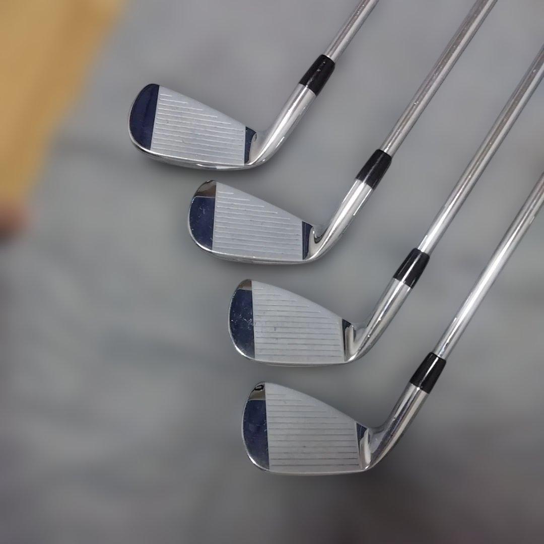 クラブ一式　アイアン4本、ウェッジ3本、ユーティリティ1本、FW 1本