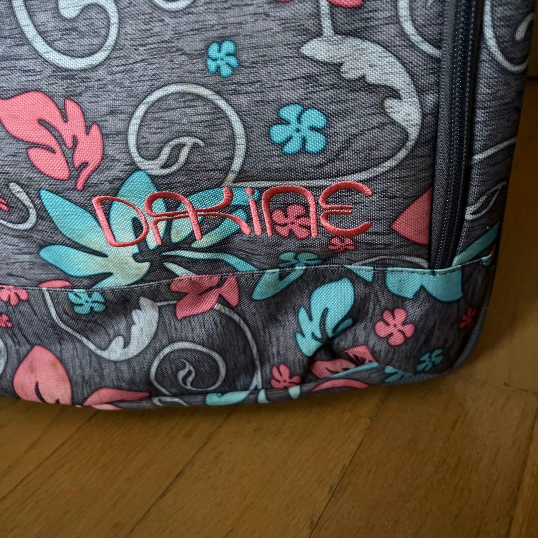 DAKINE フラワーパターン キャリーケース