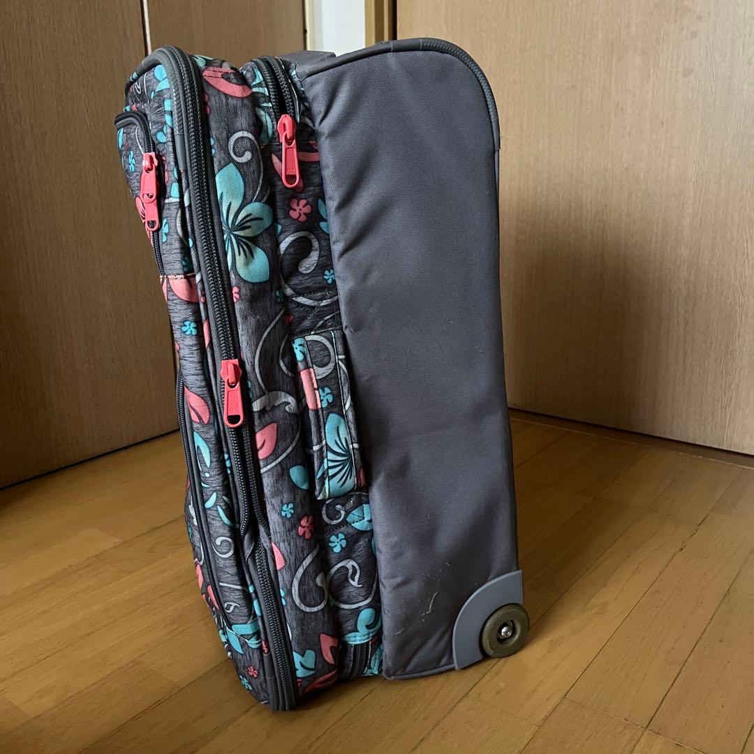 DAKINE フラワーパターン キャリーケース