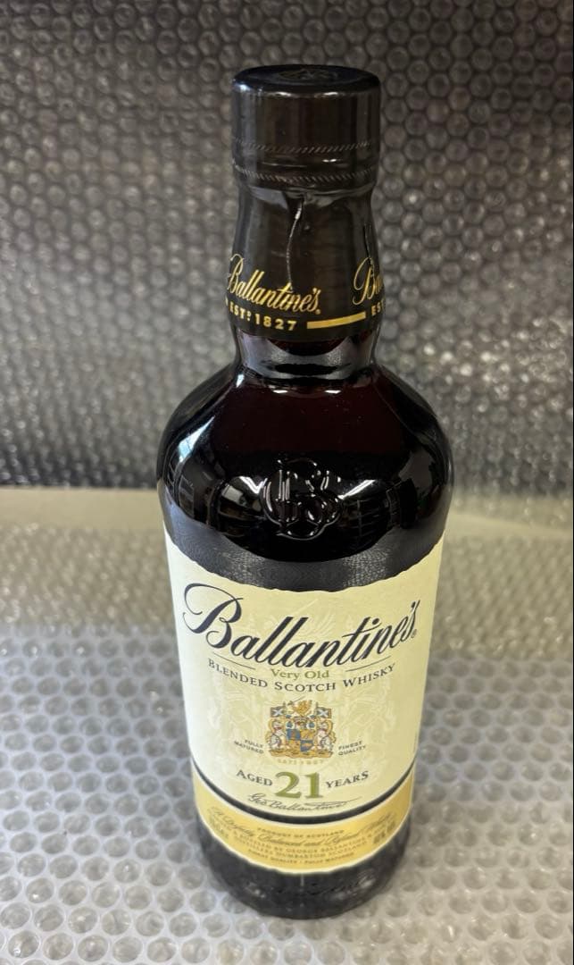 く*か様 未開栓 バランタイン 21年 黒 キャップ 箱付き 40% 700ml