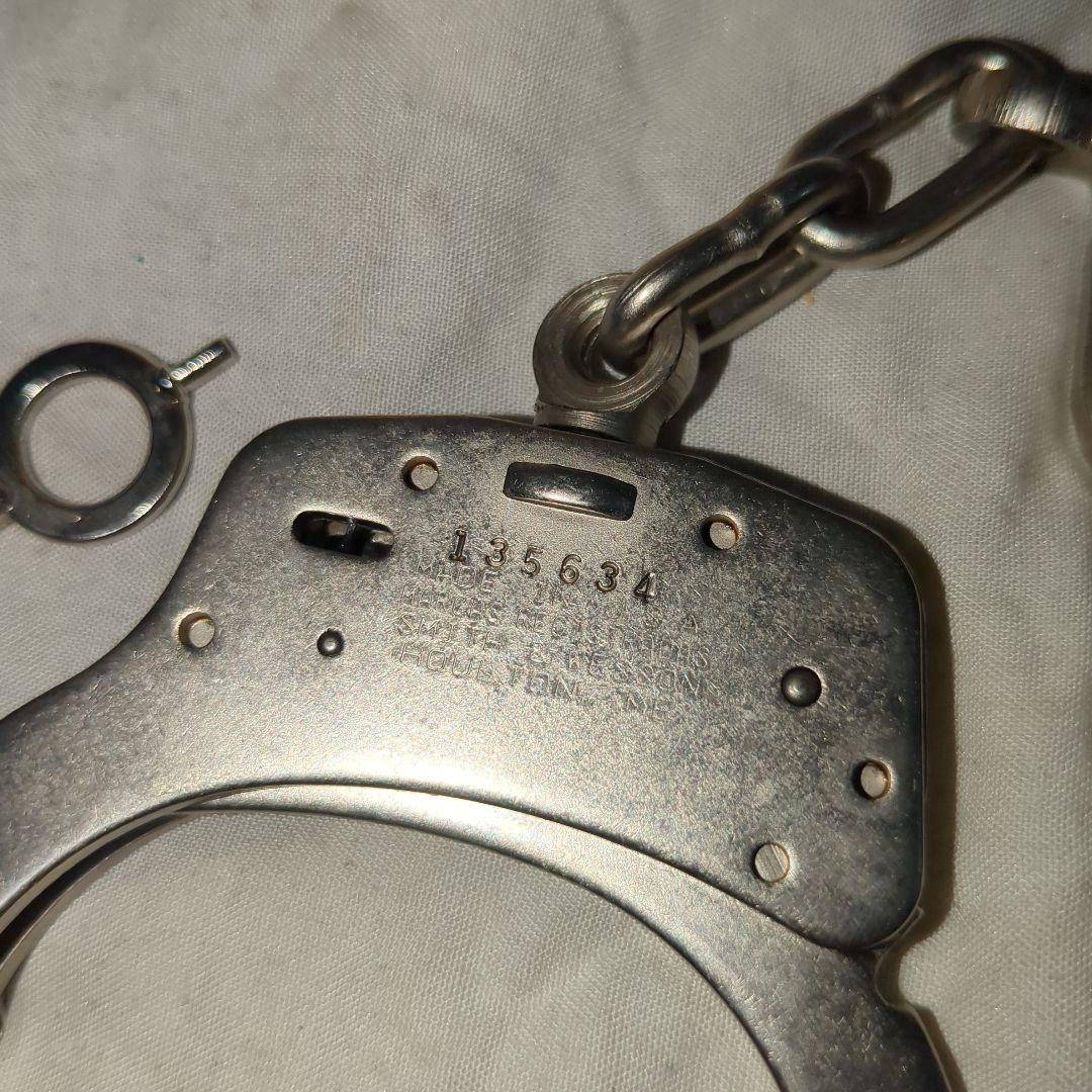 米国製実物　手錠　ハンドカフ　 Smith＆Wesson M100　S&W