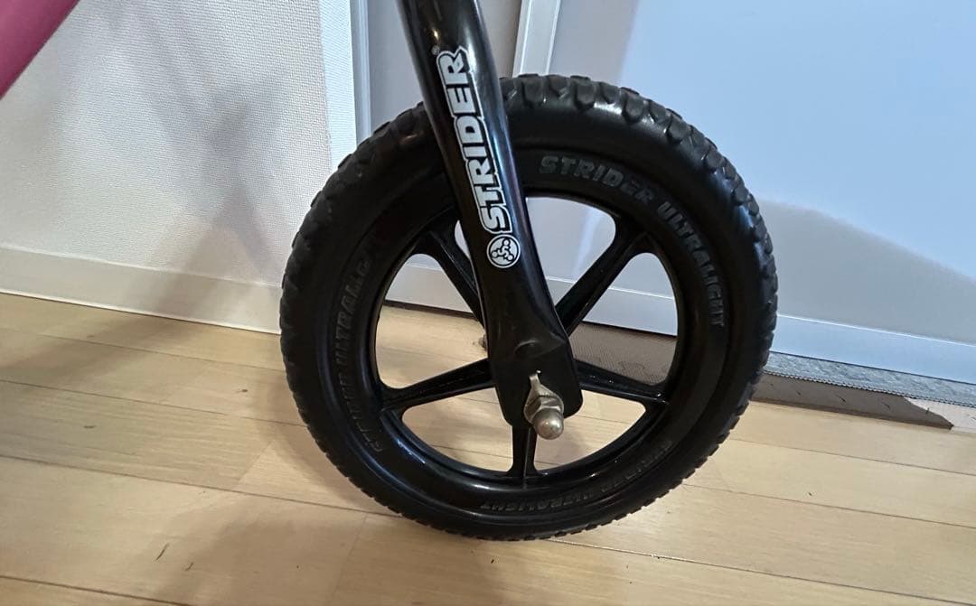 ☆美品☆ストライダー　12インチ　ピンク　キャリーケース付き