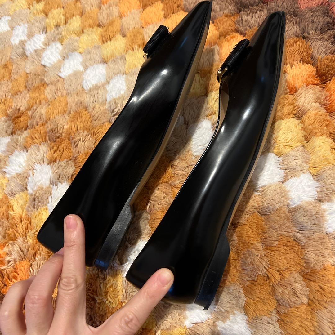 Salvatore Ferragamo フラットシューズ 黒　23 最終価格！！