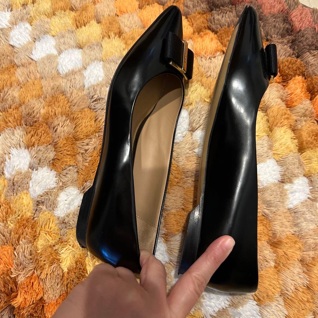 Salvatore Ferragamo フラットシューズ 黒　23 最終価格！！