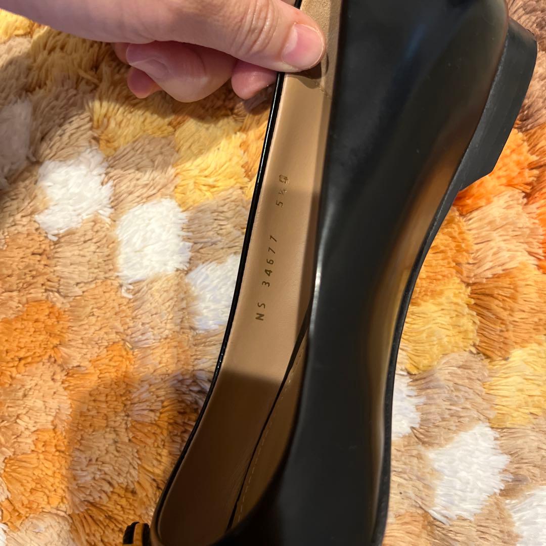 Salvatore Ferragamo フラットシューズ 黒　23 最終価格！！