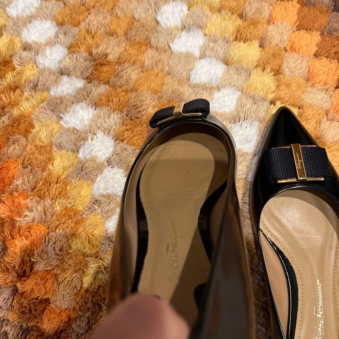 Salvatore Ferragamo フラットシューズ 黒　23 最終価格！！