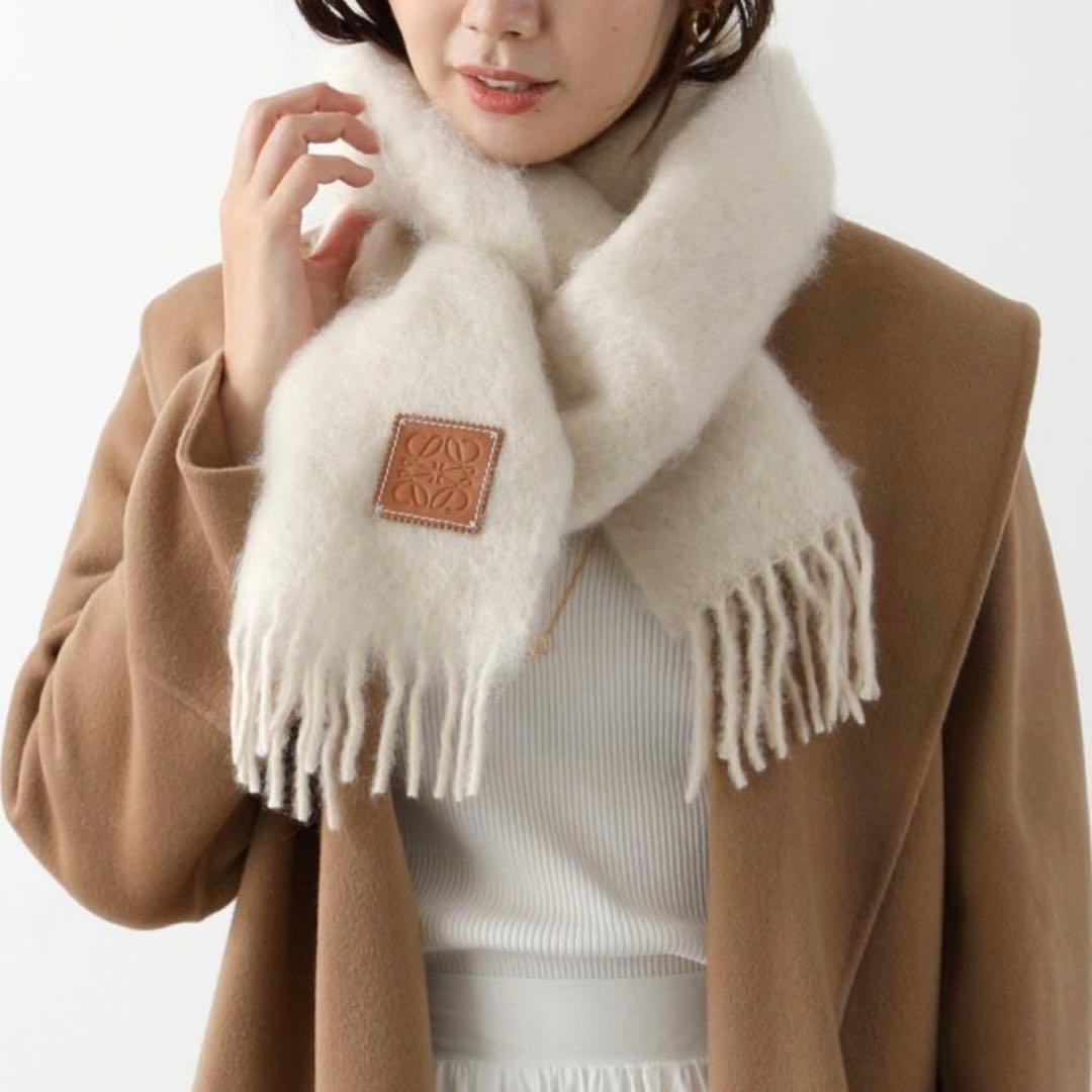 LOEWE ロエベ フリンジ付きマフラー