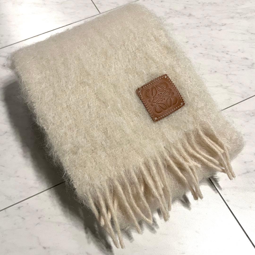 LOEWE ロエベ フリンジ付きマフラー