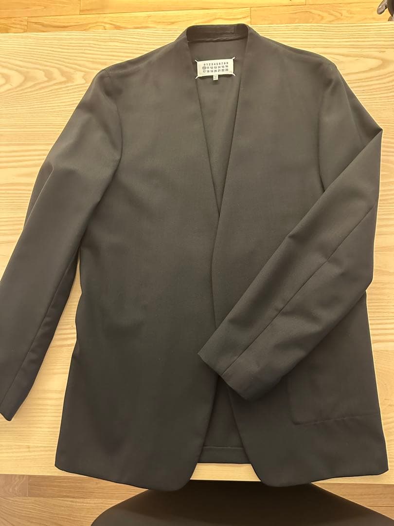 マルジェラ　ノーカラーブラックジャケット　サイズ44
