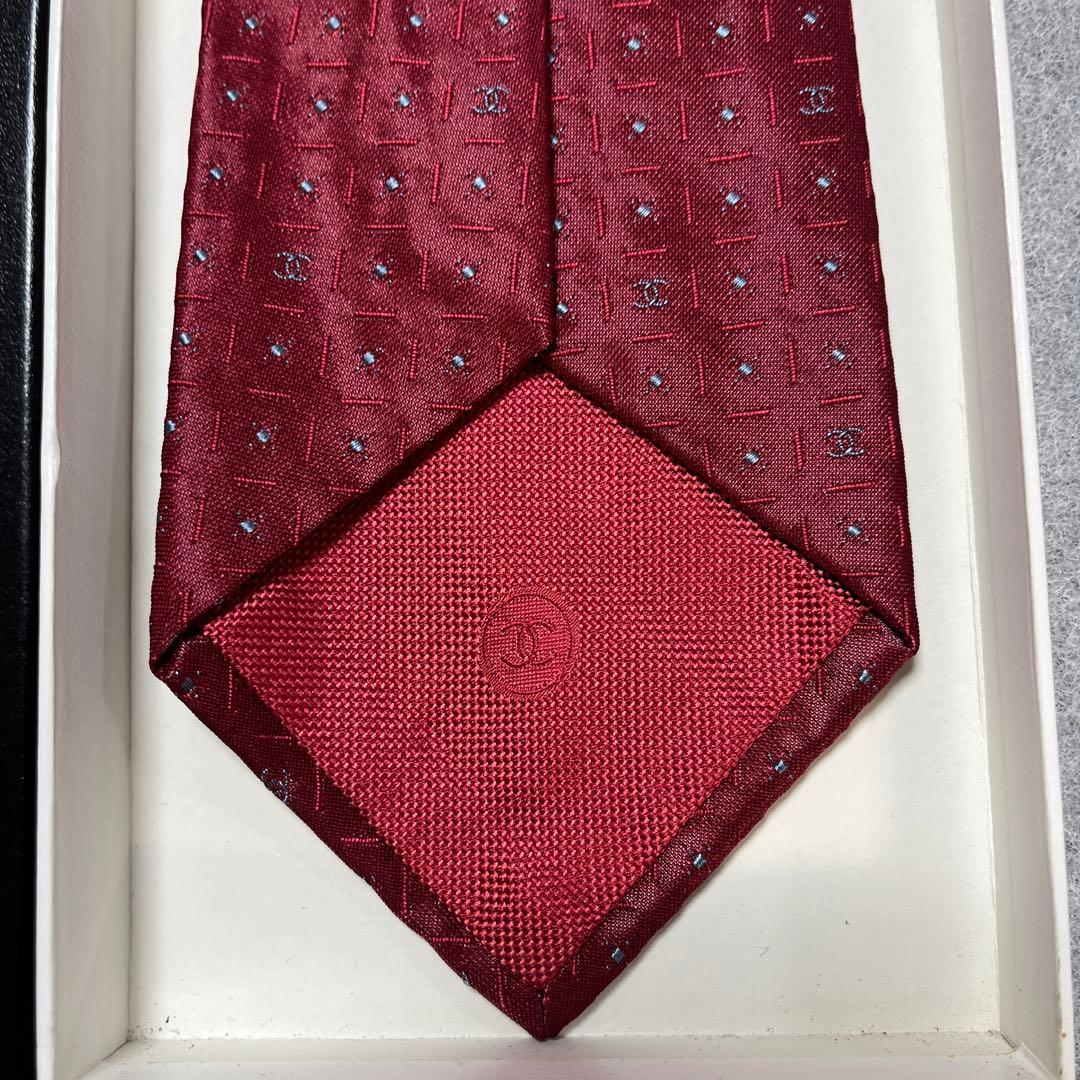 未使用タグ付　シャネル　ネクタイ　赤CCココマーク チェーン付　シルクジャガード