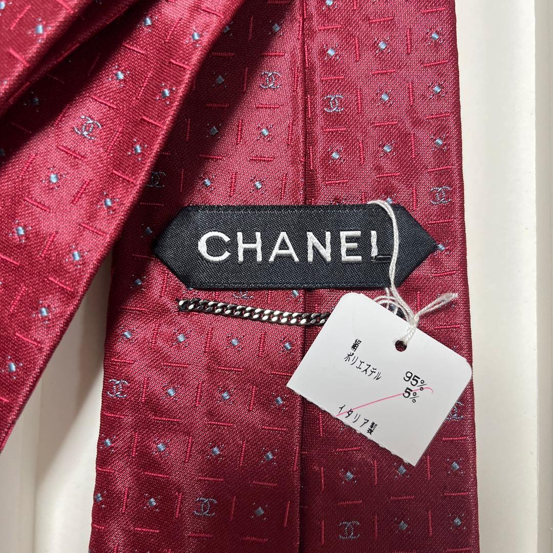 未使用タグ付　シャネル　ネクタイ　赤CCココマーク チェーン付　シルクジャガード