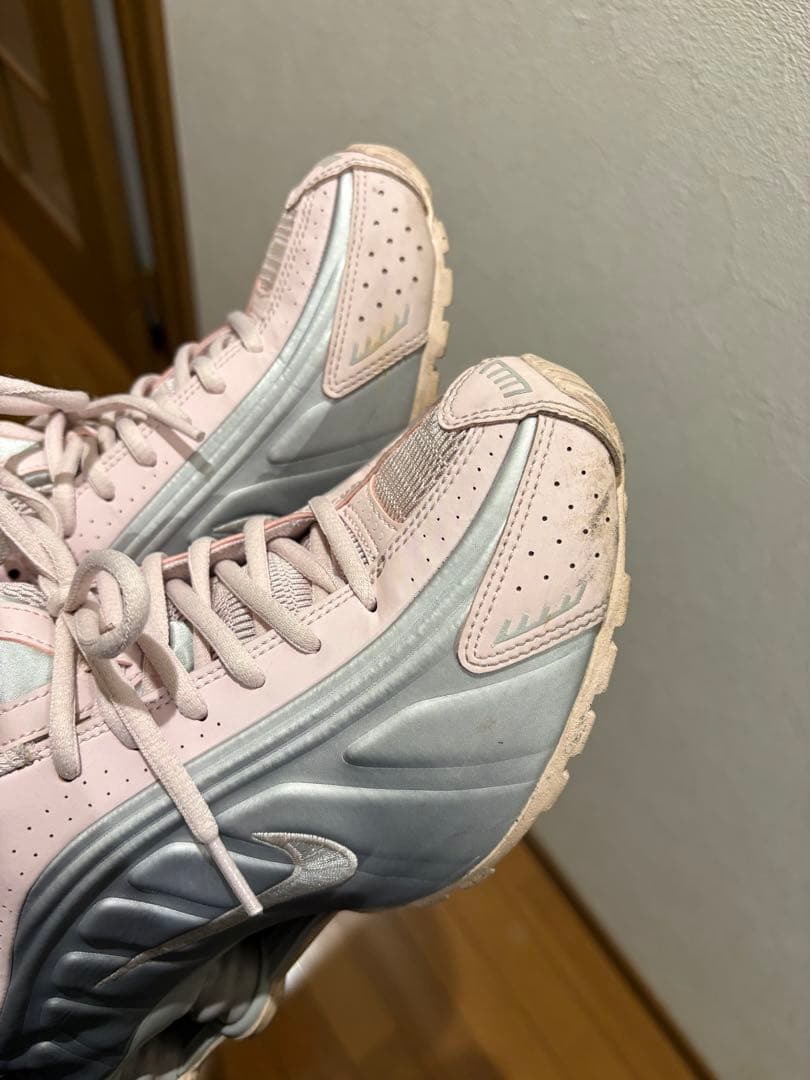 NIKE ショックス R4 べアリーローズ/メタリックプラチナム