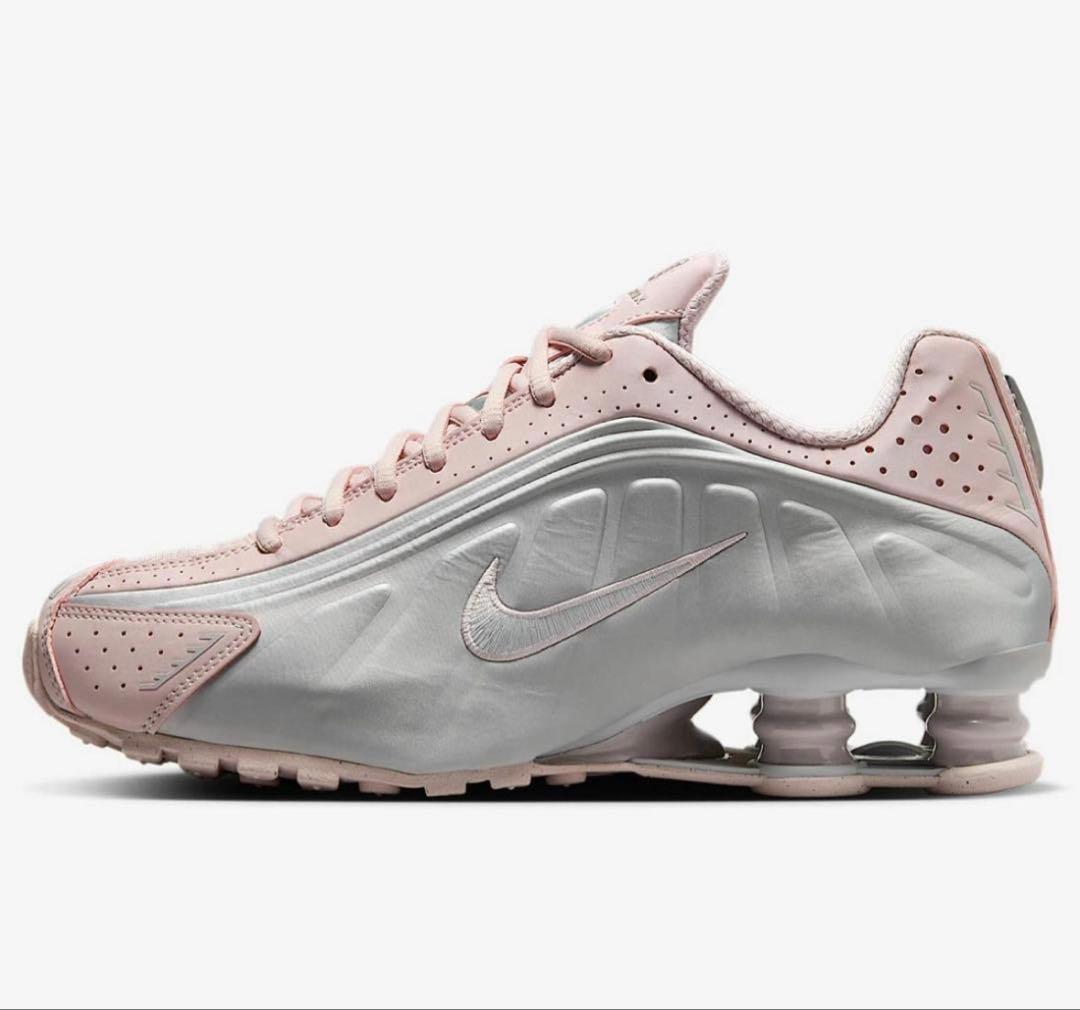 NIKE ショックス R4 べアリーローズ/メタリックプラチナム