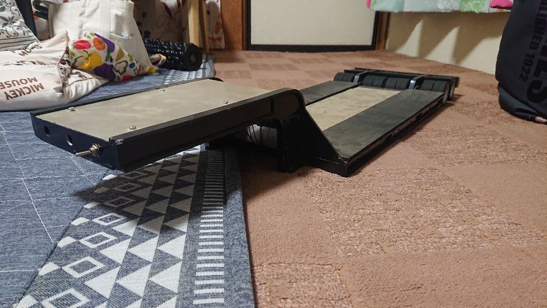 タミヤ　1/14 トレーラーラジコン　16輪低床台車