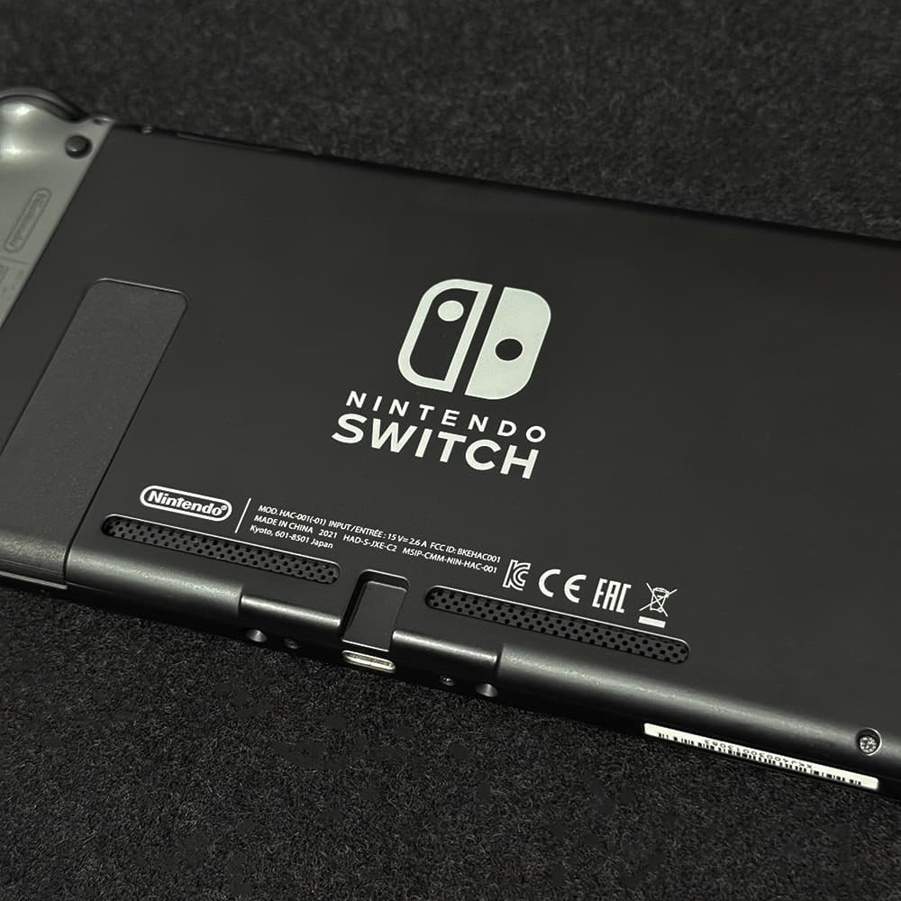 【美品】Nintendo Switch 本体（プロコンなど付属）