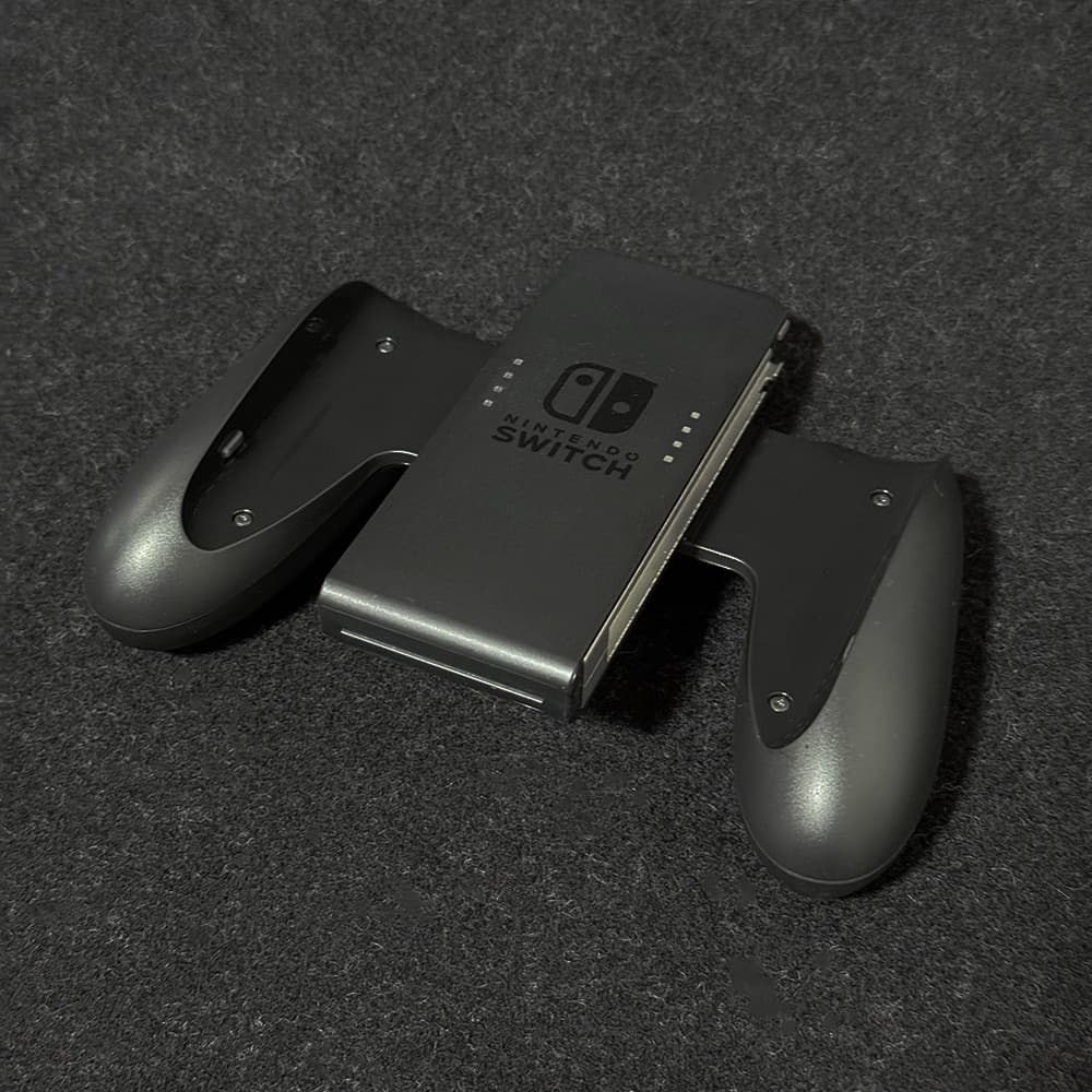 【美品】Nintendo Switch 本体（プロコンなど付属）