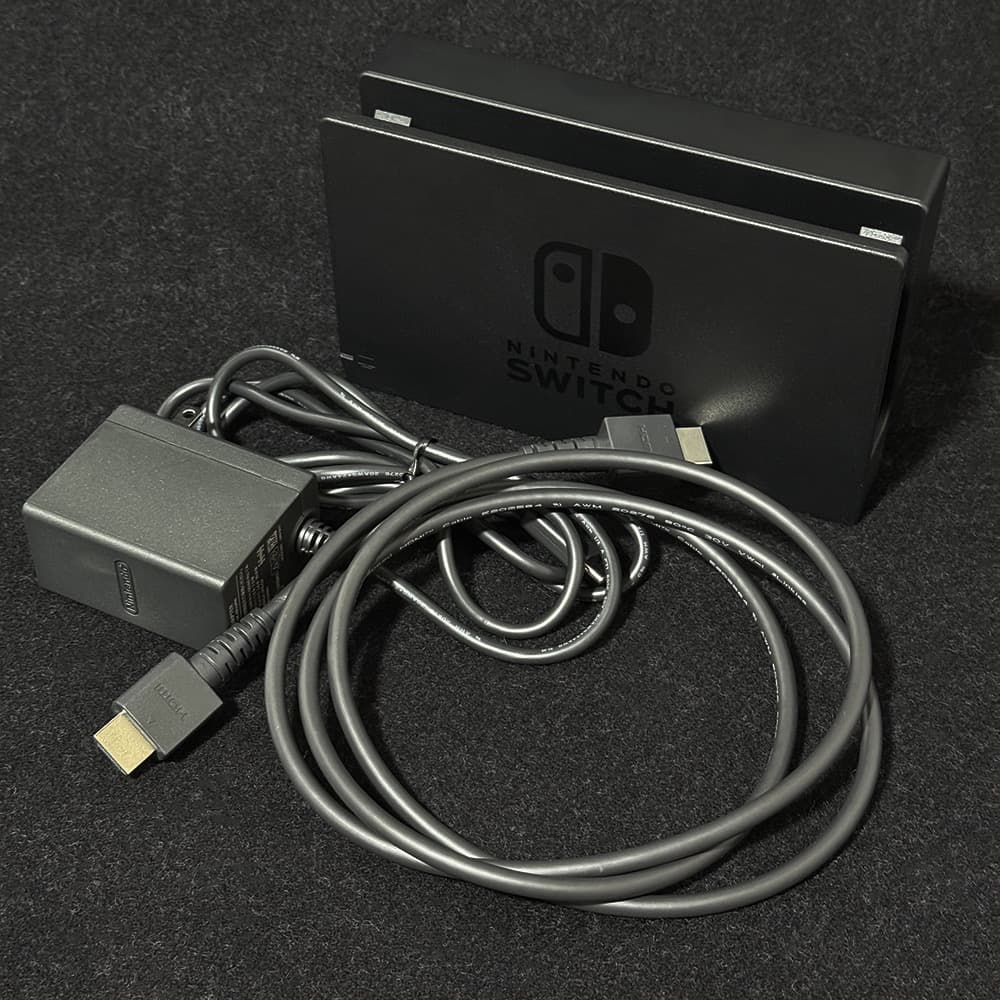 【美品】Nintendo Switch 本体（プロコンなど付属）