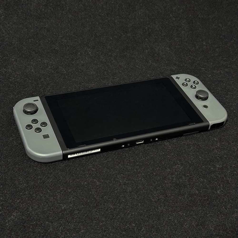 【美品】Nintendo Switch 本体（プロコンなど付属）