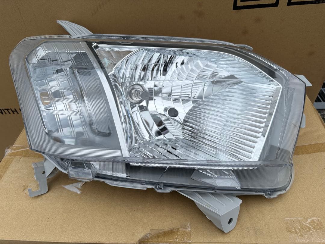 【新車外し】プロボックス純正クリアレンズヘッドライト右