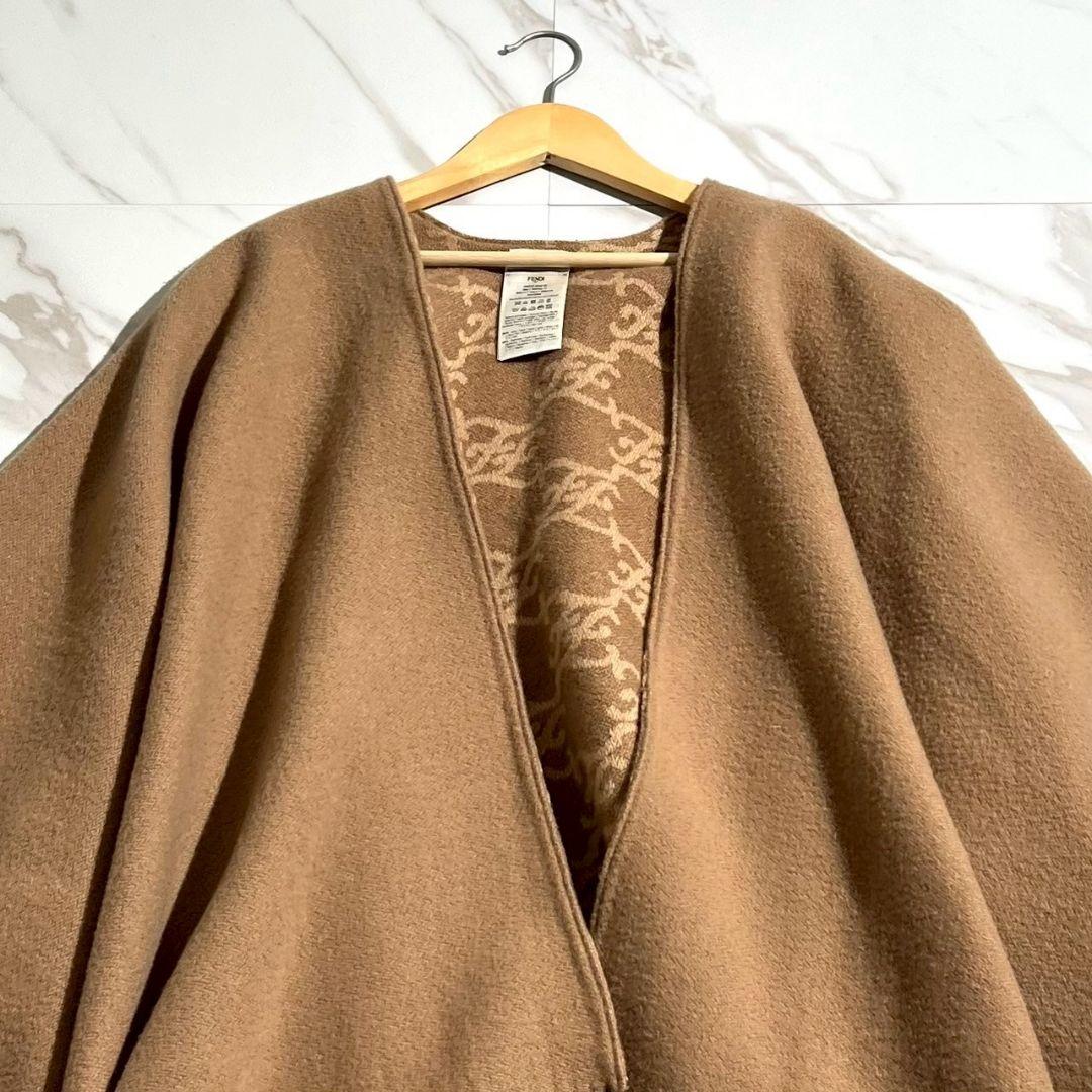 美品 近年モデル●FENDI カシミヤ混 ケープ ポンチョ カリグラフィ 高級感