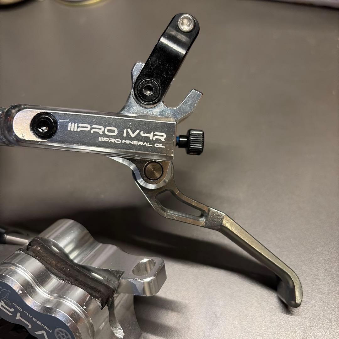 PRO IV4 ディスクブレーキ アルミ削り出し