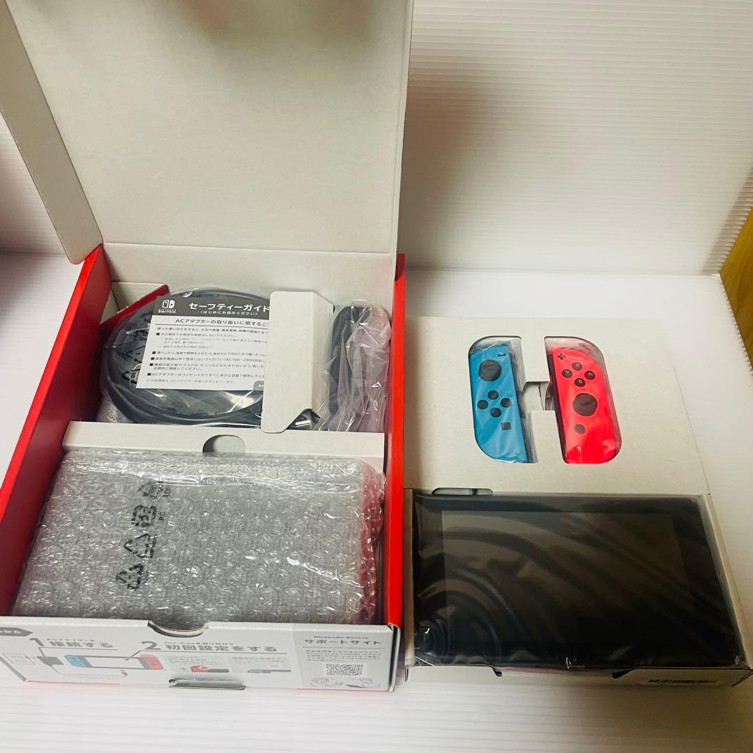 NintendoSwitch 本体　ブルー/レッド