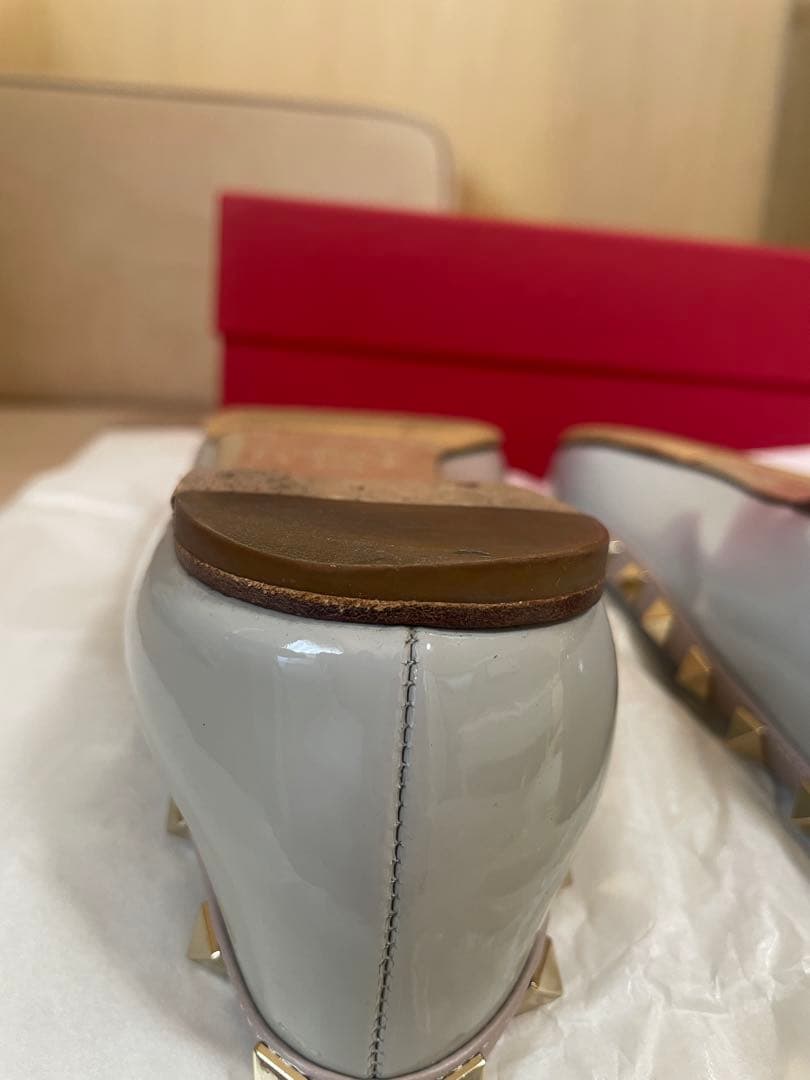 Valentino スタッズ付きフラットシューズ　24.5