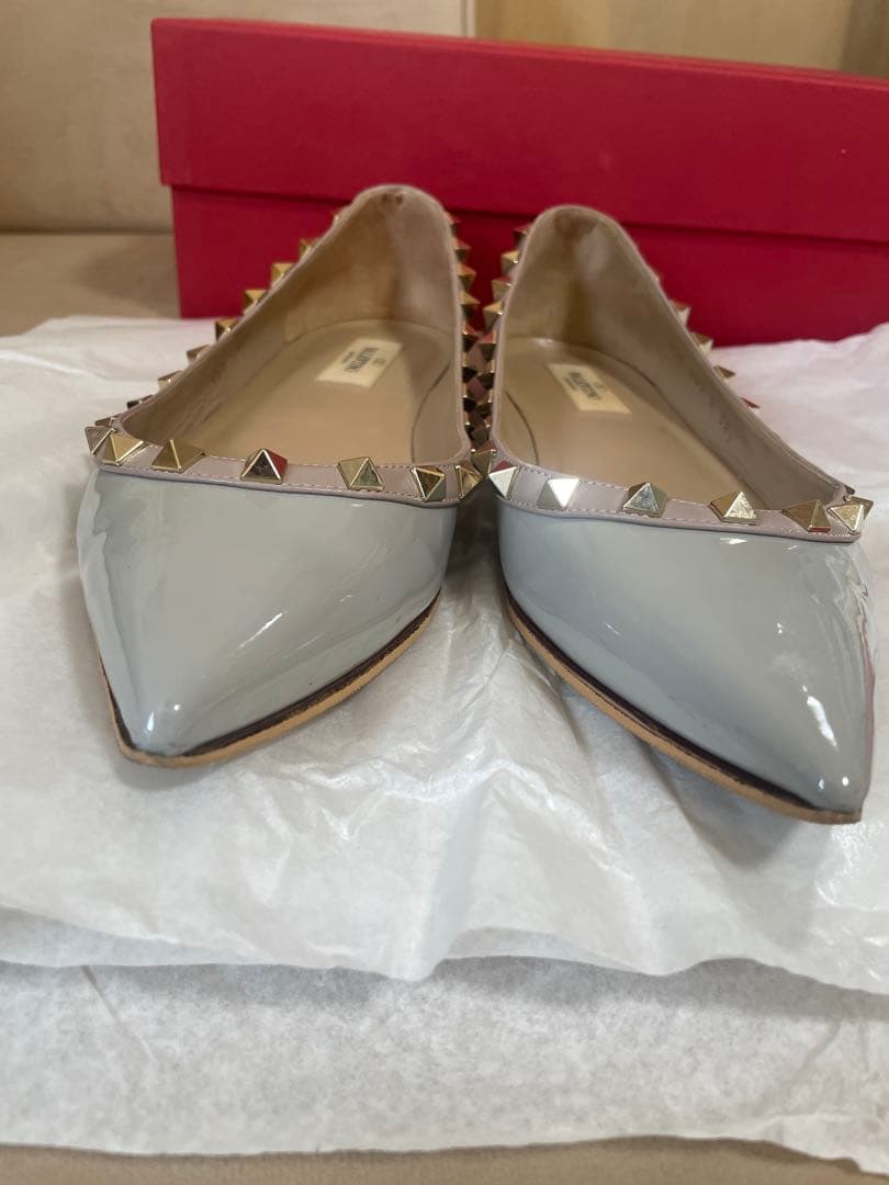 Valentino スタッズ付きフラットシューズ　24.5