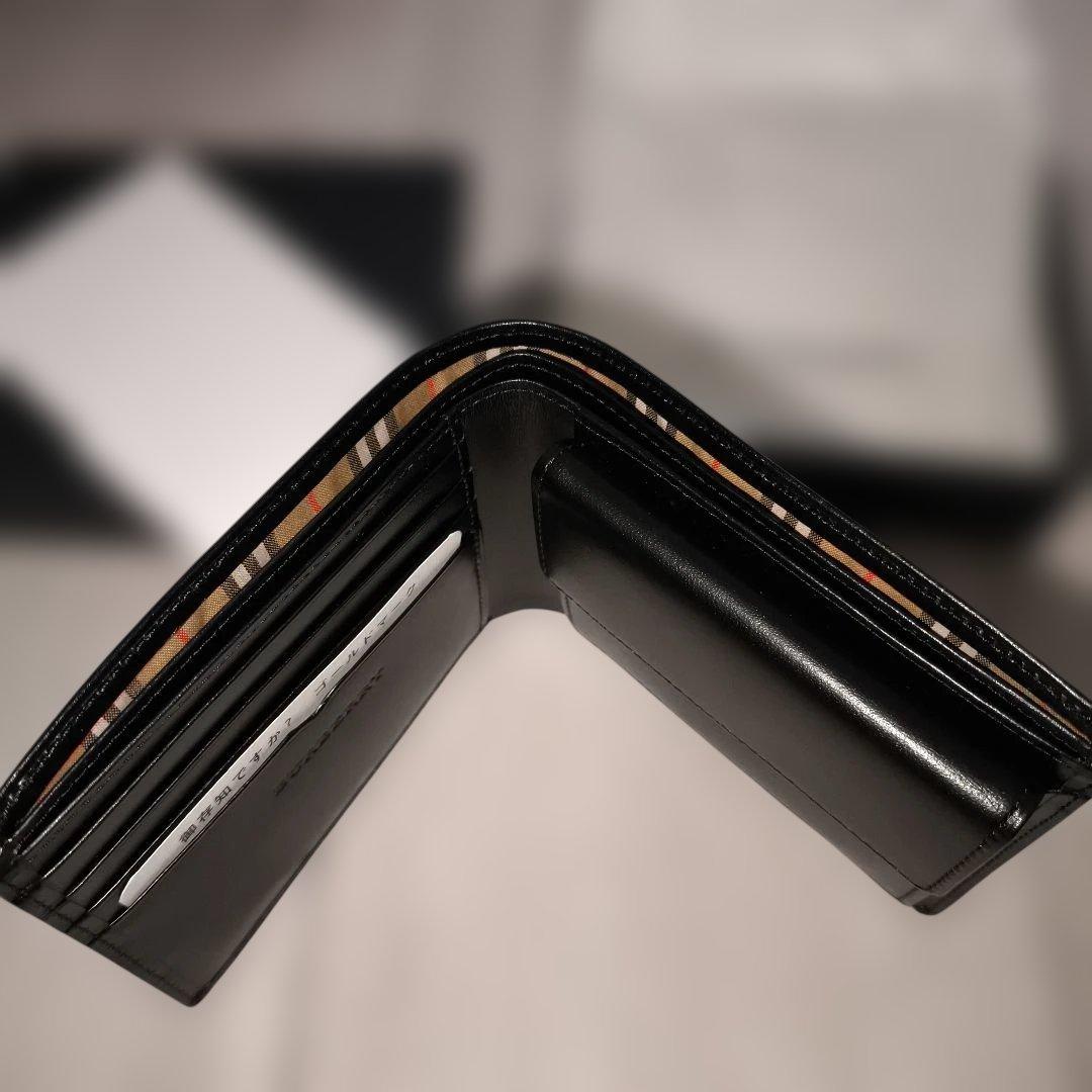 【BURBERRY】 二つ折り財布　ブラック