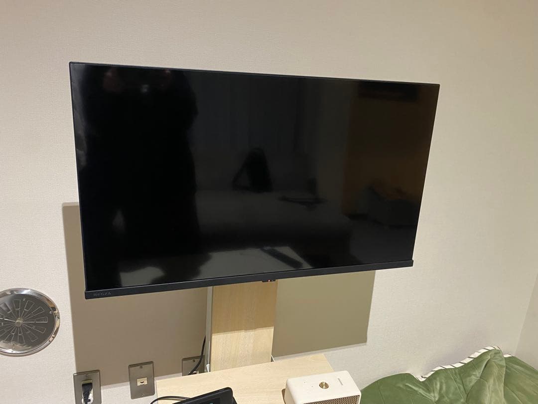 ひろ　　REGZA テレビ　32V35N 25年製