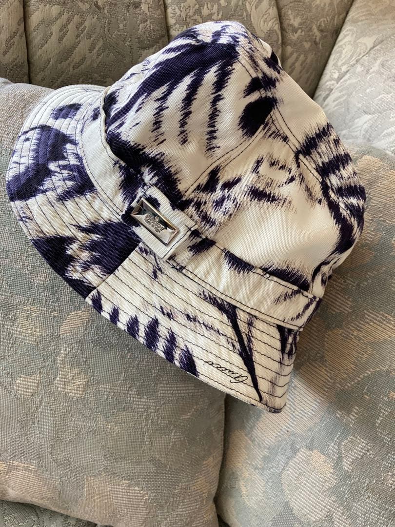 GUCCIグッチ　バケットハットM ホワイト/ネイビー