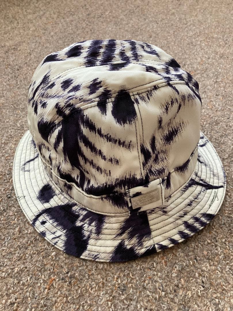 GUCCIグッチ　バケットハットM ホワイト/ネイビー