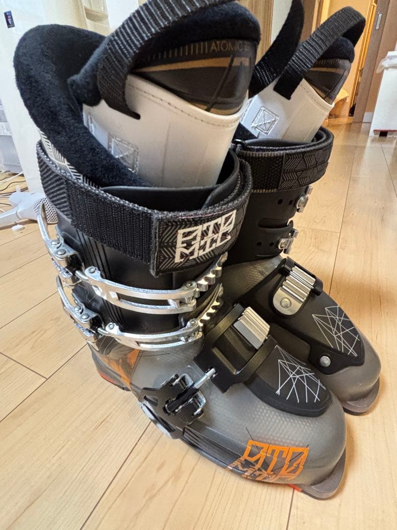 スキーブーツ　26センチ　Atomic waymaker flex80