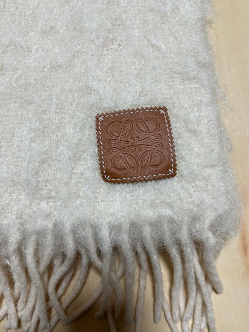 tifakaロエベ マフラー LOEWE ホワイト