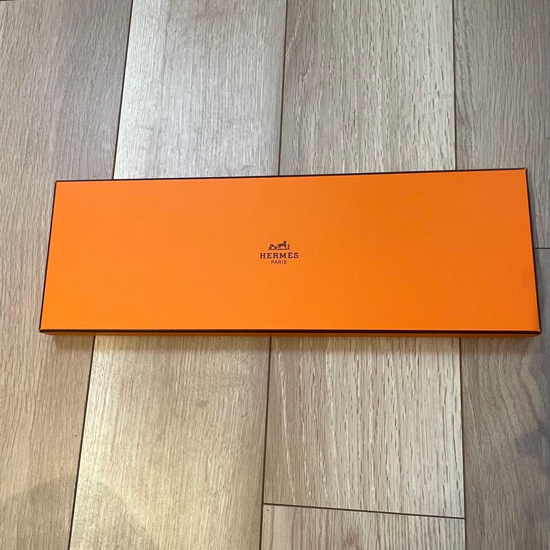 HERMES 犬柄シルクネクタイ