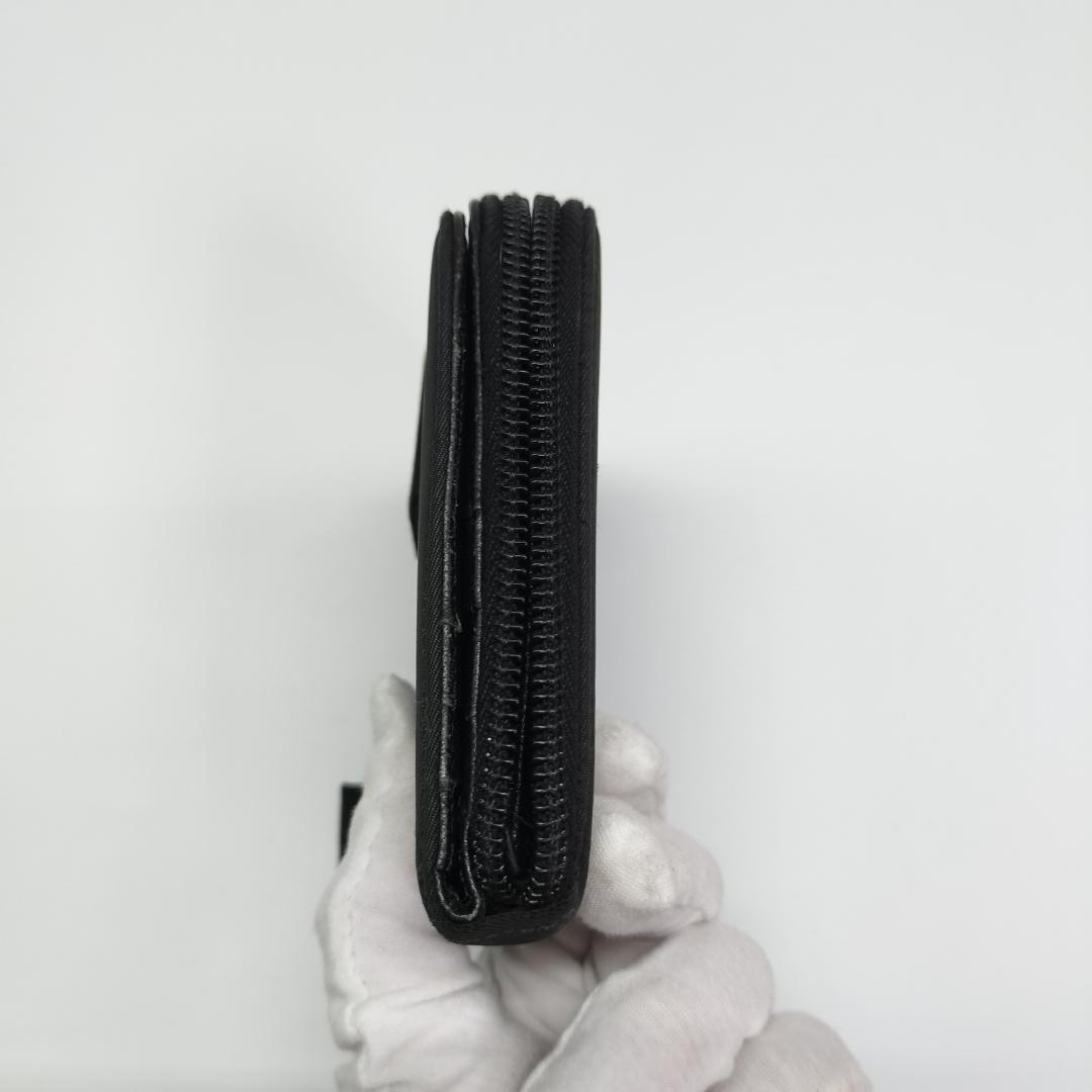 PRADA ブラック二つ折り財布