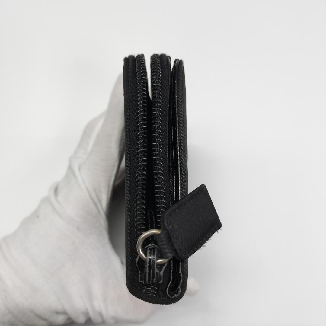 PRADA ブラック二つ折り財布