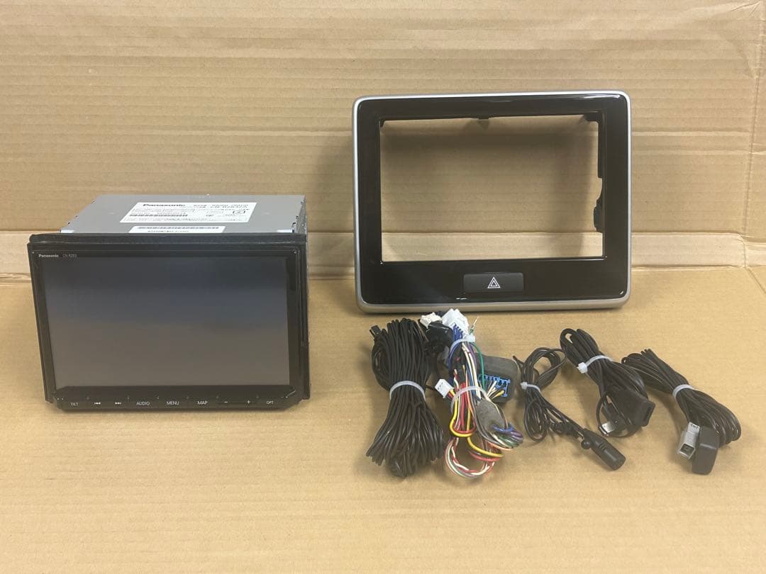 8インチ スズキ純正OP メモリーナビ CN-RZ83ZA MH35S専用パネル