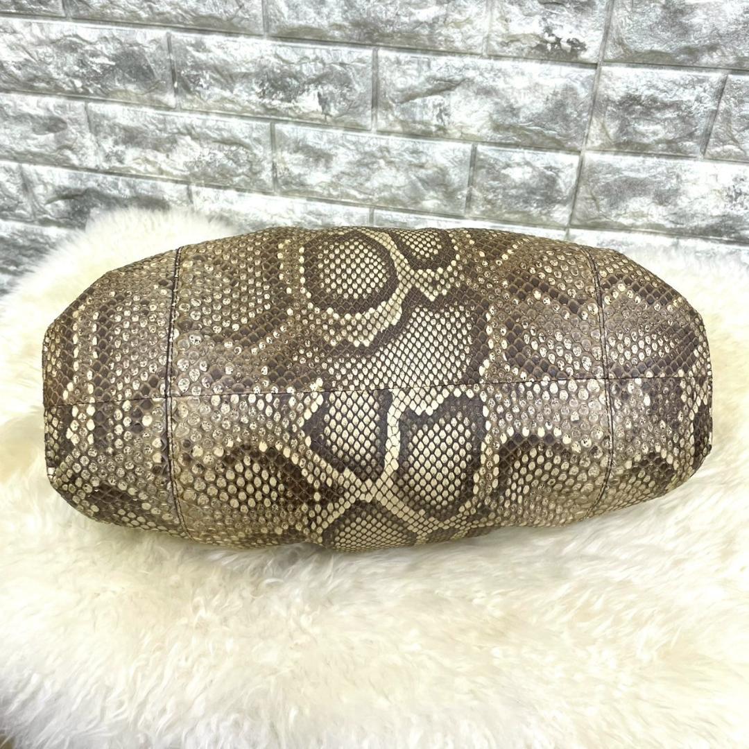 美品　BOTTEGA VENETA　ボッテガ　パイソン　クラッチバック