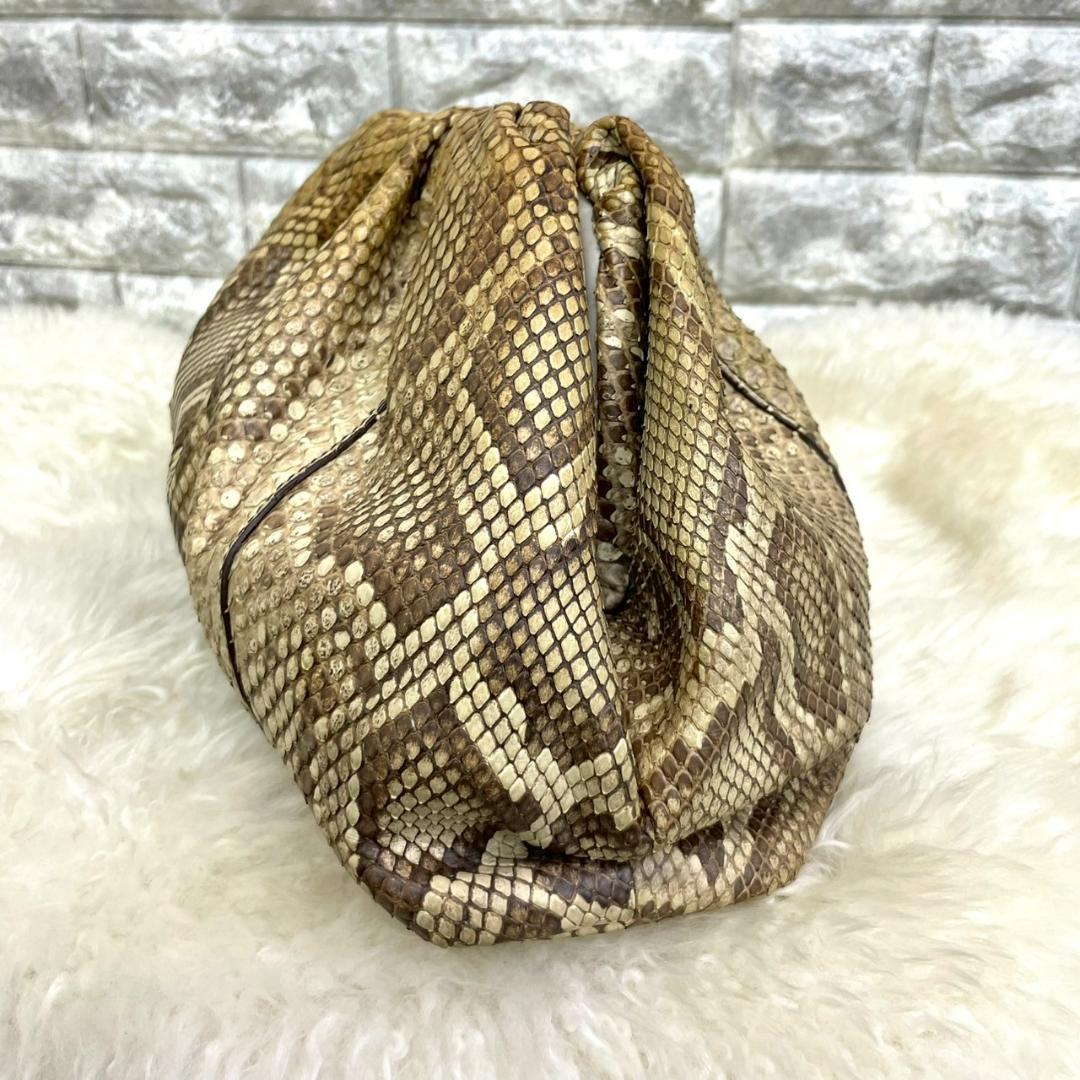 美品　BOTTEGA VENETA　ボッテガ　パイソン　クラッチバック