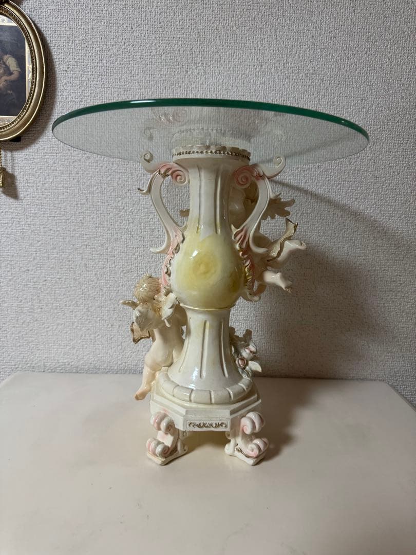 ロココ調 イタリア 天使の彫刻付きヴィンテージミニガラステーブル