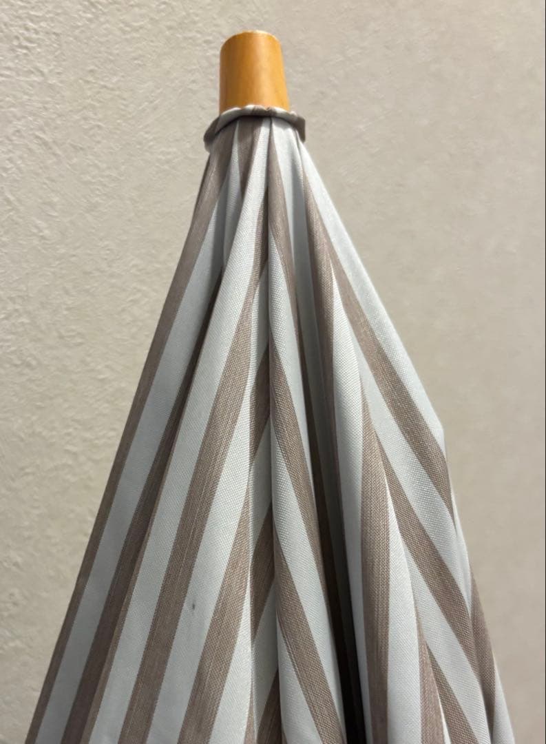 サンバリア100 折りたたみ 日傘 2段折 フリル ストライプ ベージュ