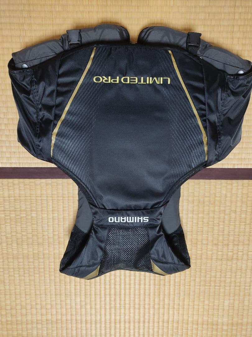 シマノ　LIMITED PRO　VF-113U　 Mサイズ　未使用品