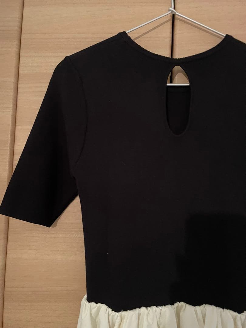 【極美品】エミ emmiハーフスリーブニットドッキングワンピース