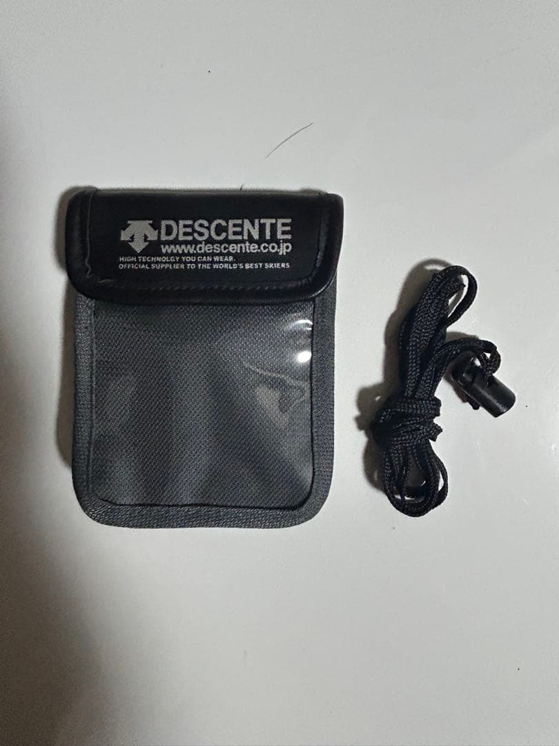 デサント、フード付き スキーウェア Ｍ パスケース、2日使用