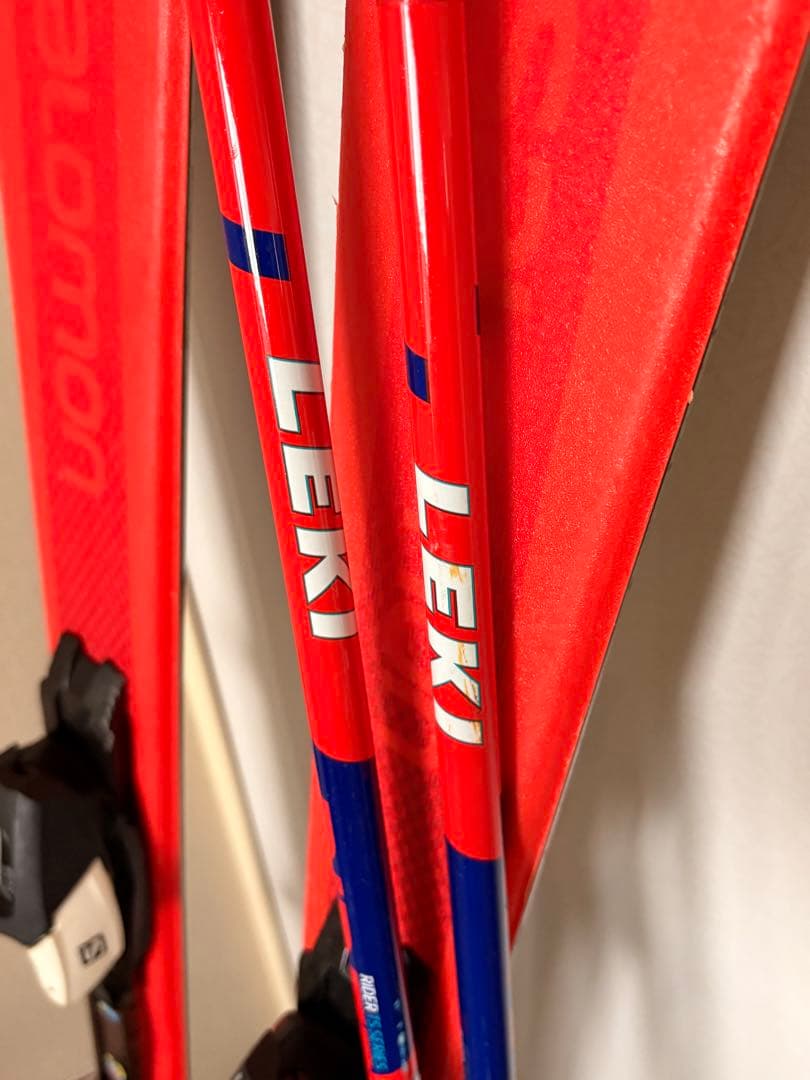 スキー学習 Salomonスキー板130とストック95セット　サロモンジュニア