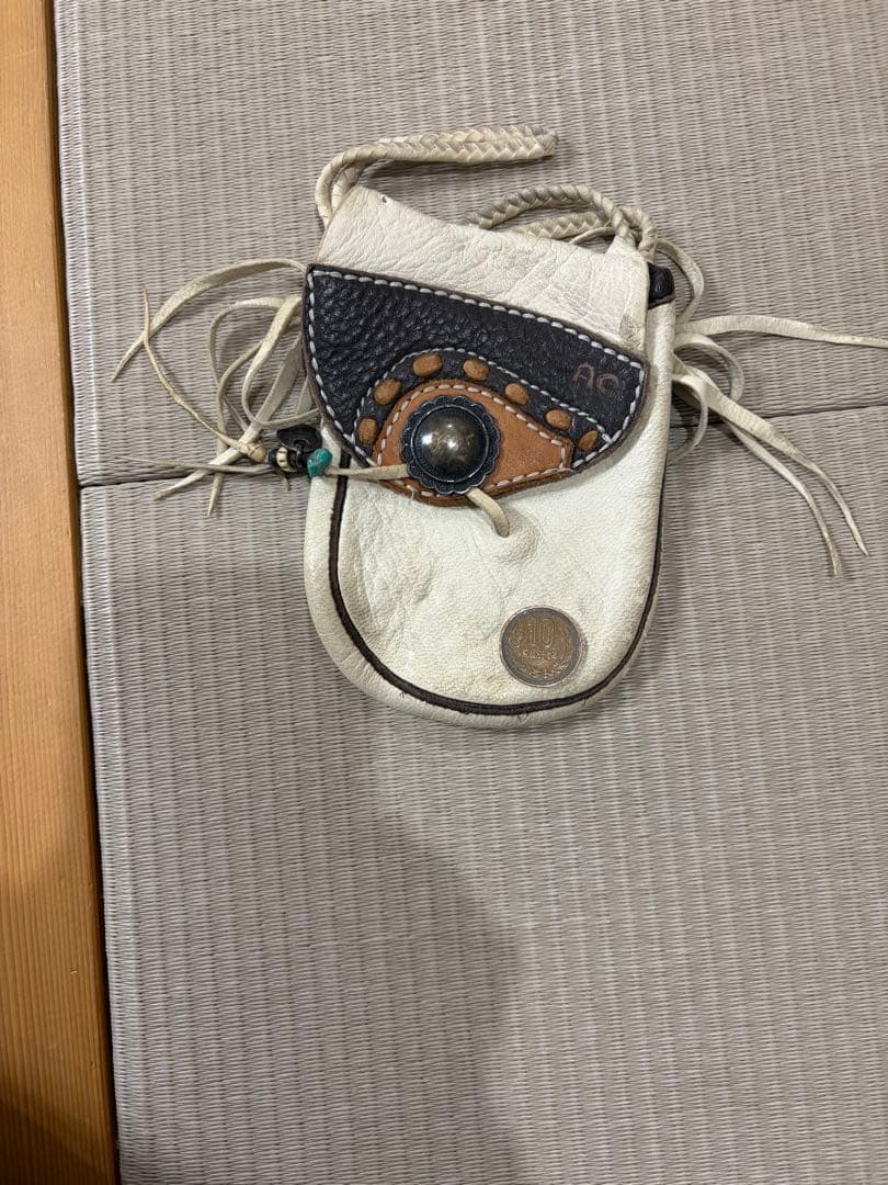 あるじゃん　レザー製ホワイトバッグ 18金silverコンビペンダントトップ