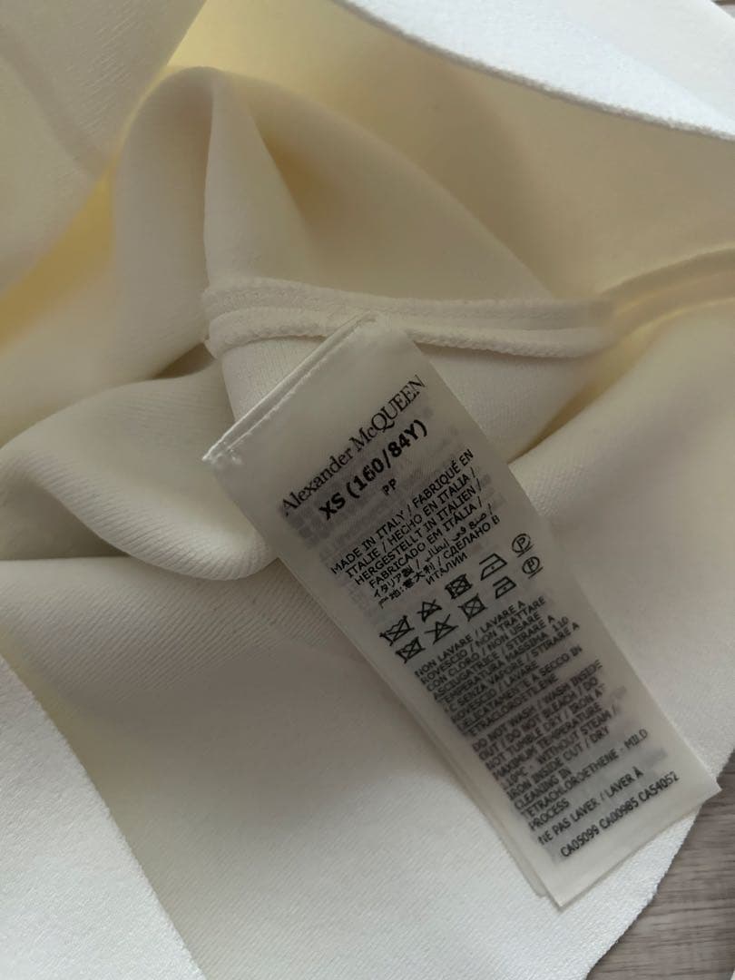 【美品】アレキサンダーマックイーン フリルニット XS ホワイト　イタリア製