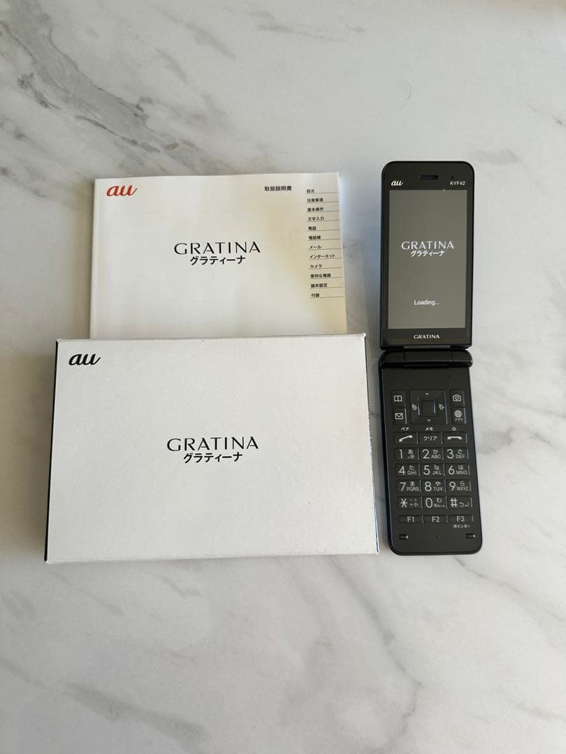 携帯電話本体 au GRATINA KYF42